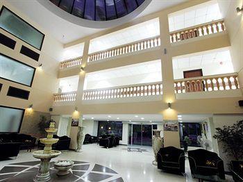 Hotel The Queeny Sancoale